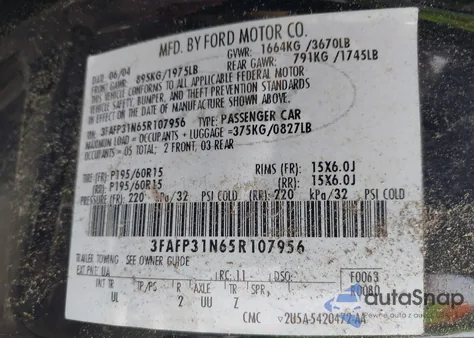 2005 Ford Focus Zx3 z USA, uszkodzony, nr VIN 3FAFP31N65R107956